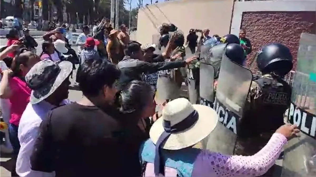 Detienen a tres manifestantes que protestaban contra Dina Boluarte en Tacna