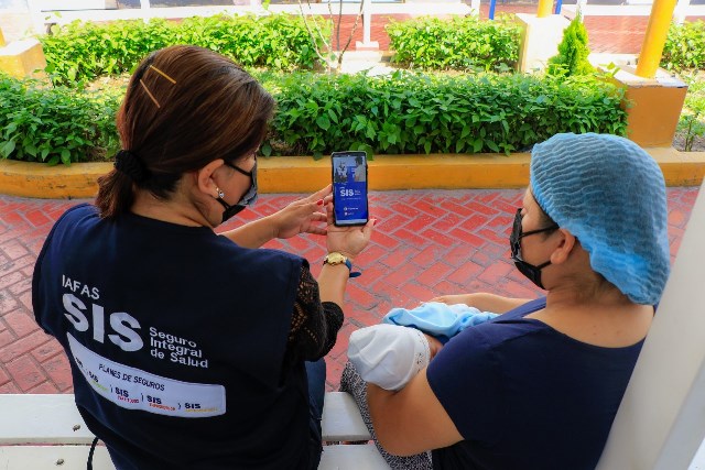 APP Â«AsegÃºrate e infÃ³rmateÂ» del SIS permitiÃ³ afiliar a cerca de 100 mil personas sin seguro de salud 