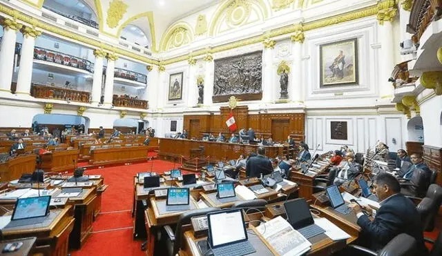 Congreso aprueba ley que permitirá a parlamentarios postular para ser alcaldes y gobernadores regionales en 2026