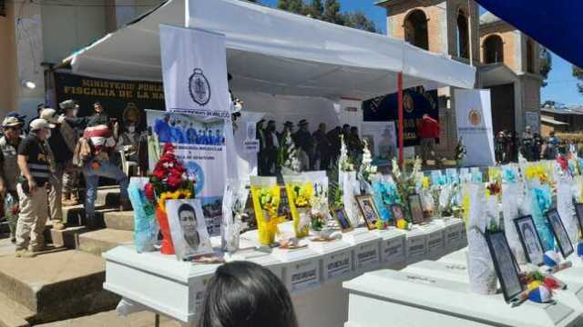 Ministerio PÃºblico entregÃ³ 79 ataÃºdes con restos de las vÃ­ctimas de la masacre de Accomarca