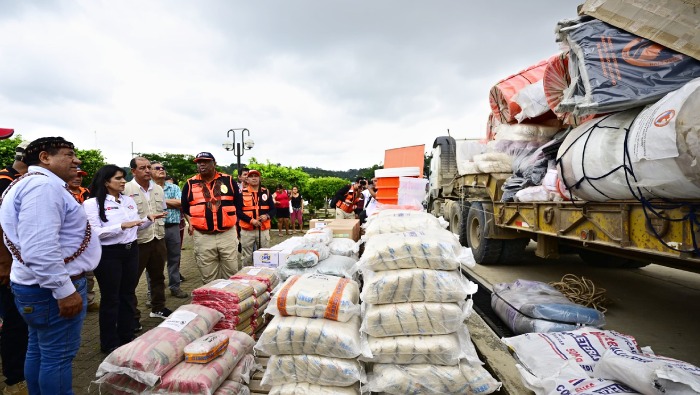 Ministra Desilú León entrega más de 70 toneladas de bienes de ayuda humanitaria de Indeci al Gobierno Regional de Amazonas