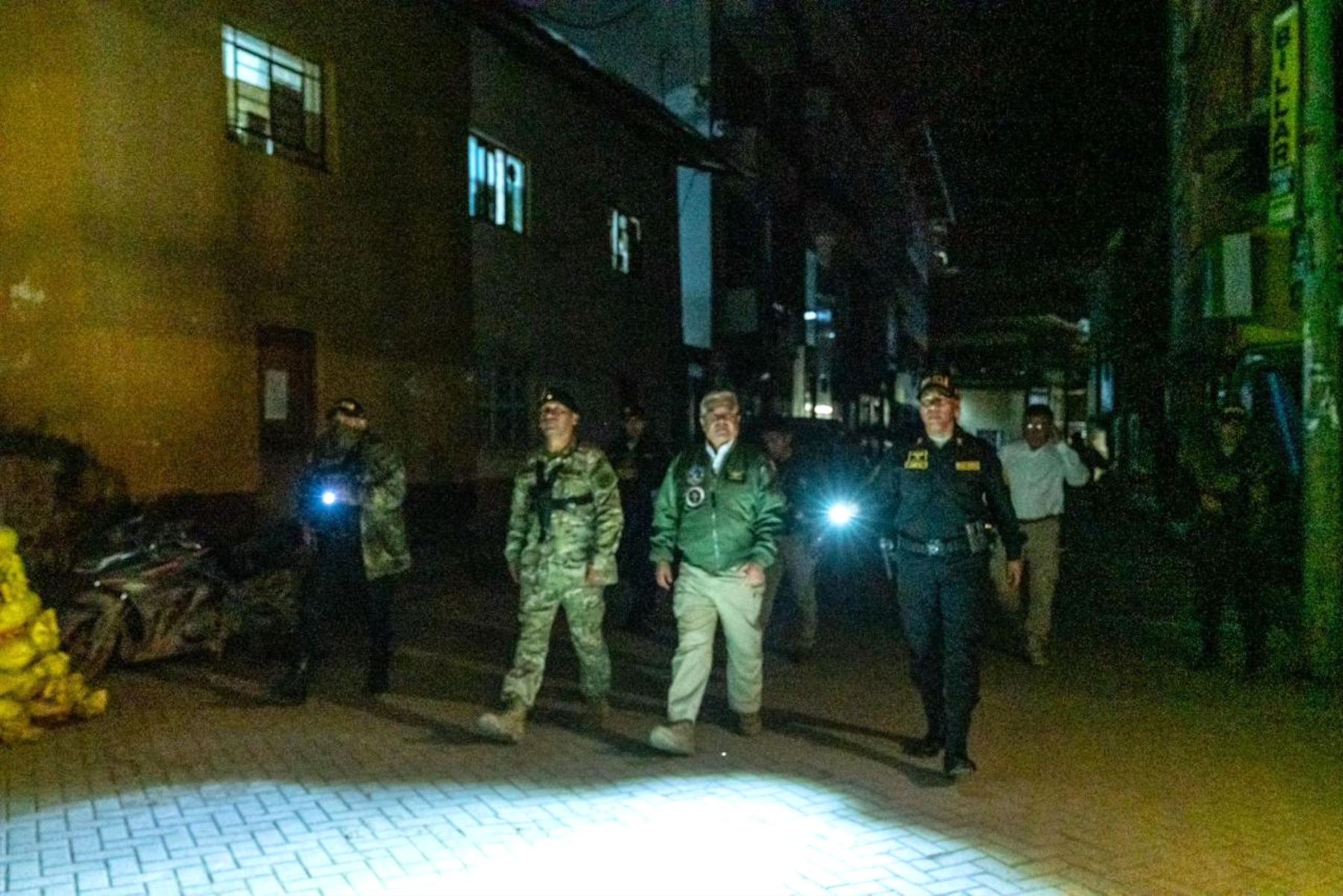 Ministro de Defensa supervisa despliegue de fuerzas del orden en Pataz