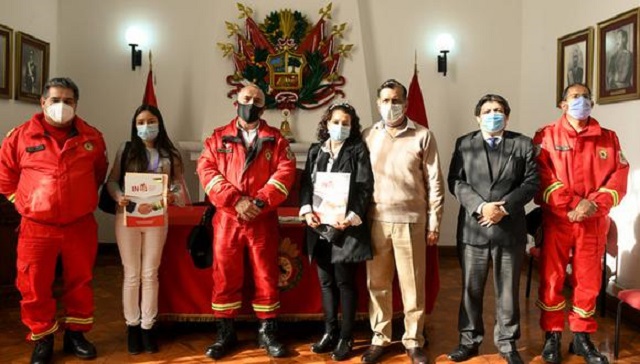 Otorgan pensión de gracia a deudos de bomberos héroes que fallecieron en incendio en El Agustino