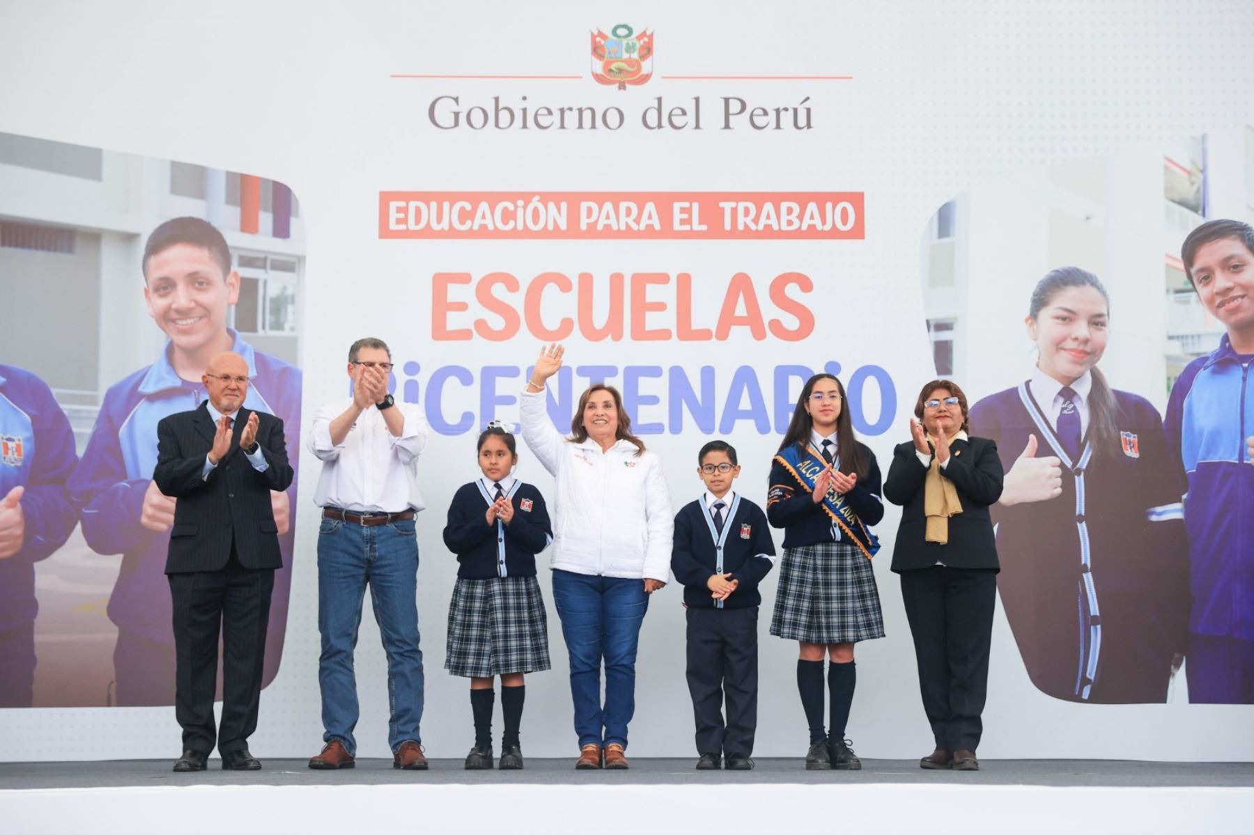 Presidenta Boluarte anuncia que en diciembre se entregarÃ¡n 31 Escuelas Bicentenario