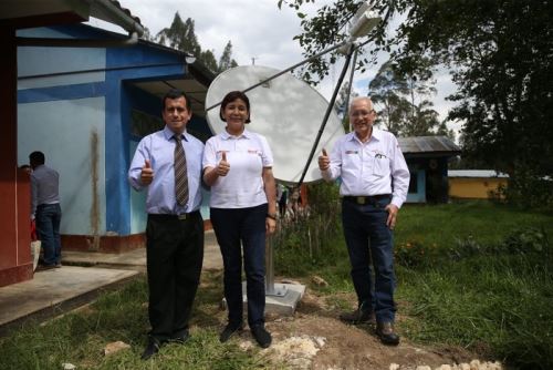 Minedu recuperará 2,000 antenas satelitales que darán internet a colegios de la Amazonía