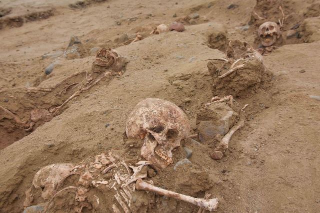 Hallazgo arqueológico en Huanchaco: descubren 76 nuevas tumbas de niños sacrificados