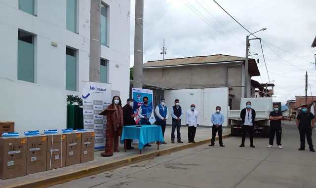 Colectivo Campaña por la Vida en Chachapoyas entrega a Essalud, seis concentradores de oxigeno