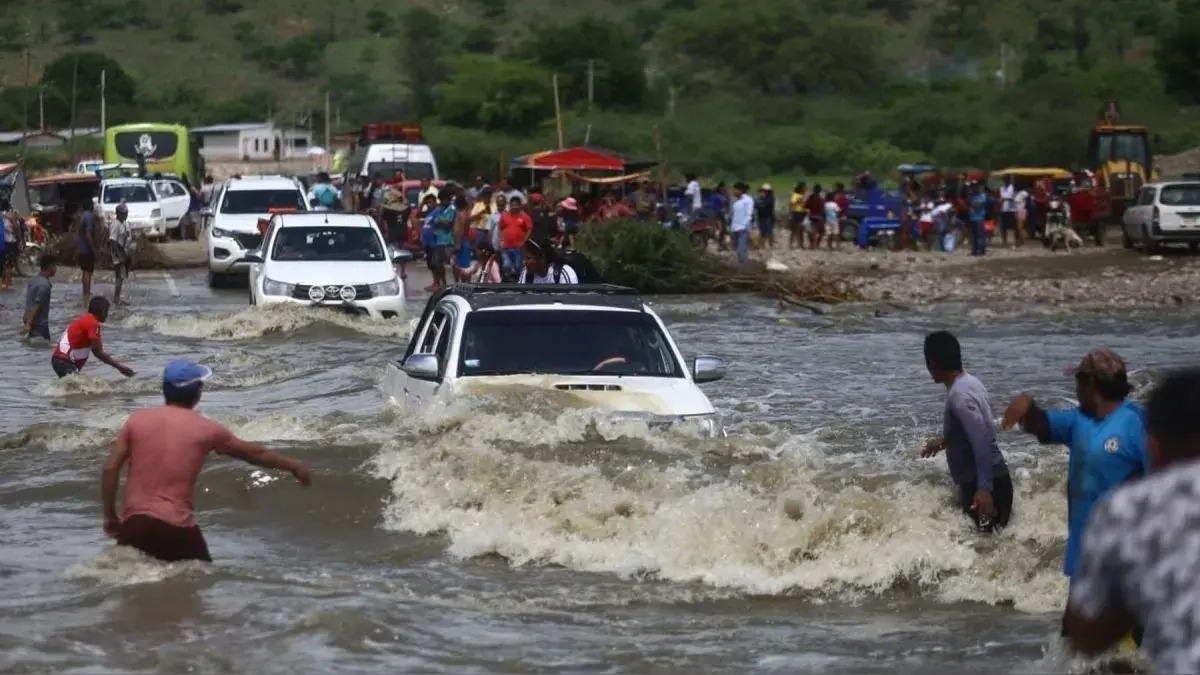 Gobierno declaró en emergencia 157 distritos de 20 regiones del país por intensas lluvias