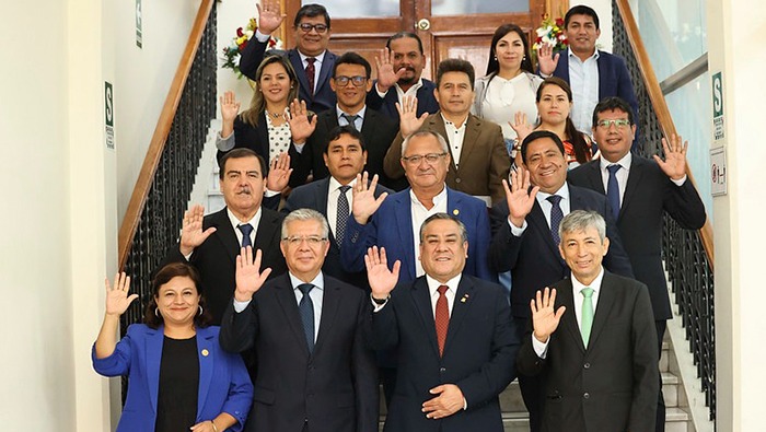 Premier Adrianzén invoca a autoridades regionales a garantizar clima de paz para fomentar más inversiones en el país
