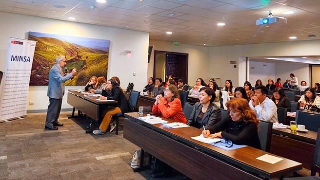 Minsa articula estrategias con regiones para continuar reducción de mortalidad materna