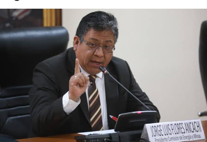 Fiscalía de la Nación denuncia constitucionalmente a congresista Jorge Flores Ancachi