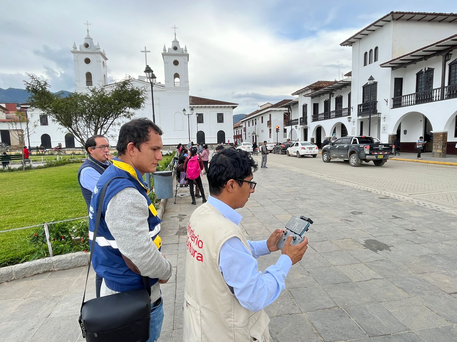 Levantamiento fotogramÃ©trico y de registro de la plaza mayor de Chachapoyas