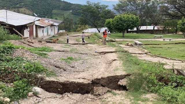 San Isidro en el distrito de La Peca, la tierra se abre, la poblaciÃ³n requiere ayuda urgente