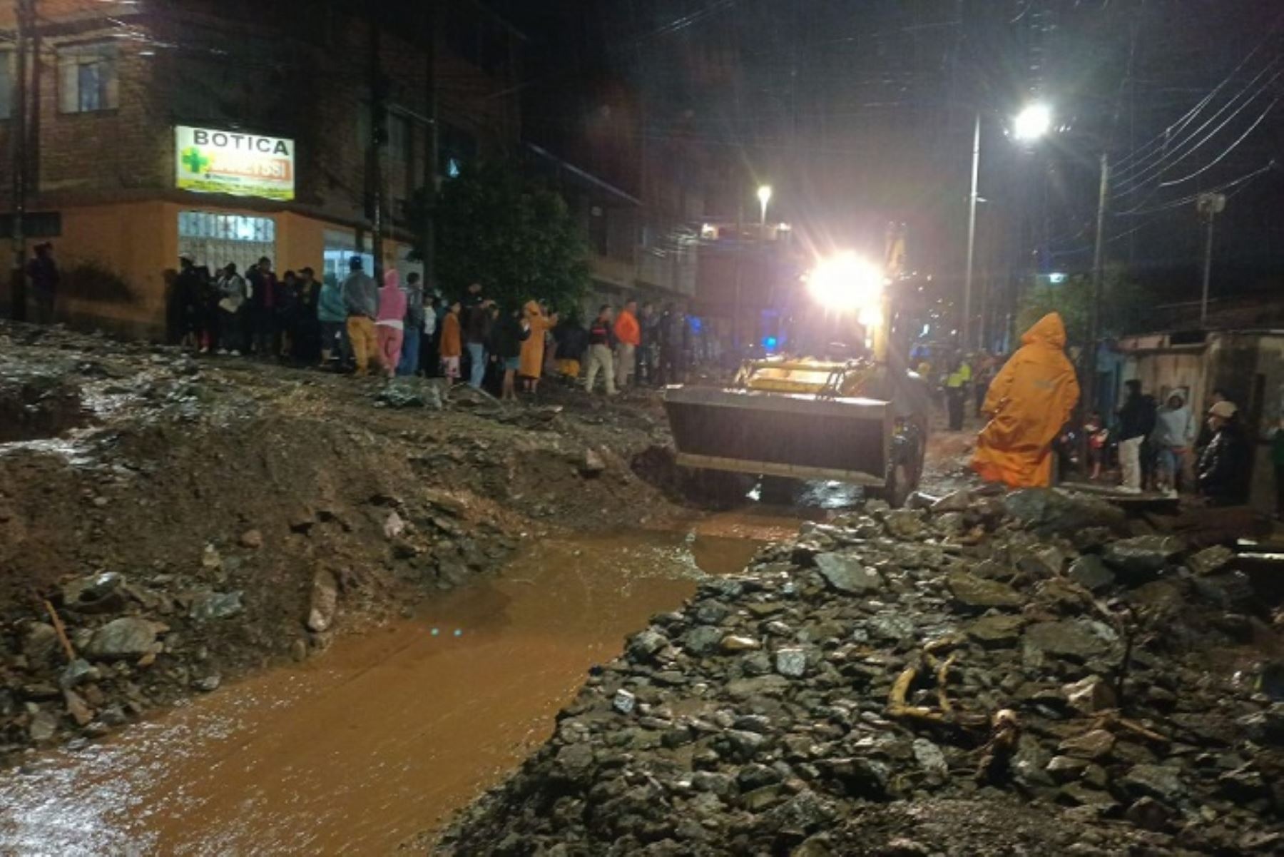 Huaico en Huánuco por activación de quebrada causa colapso de 30 viviendas