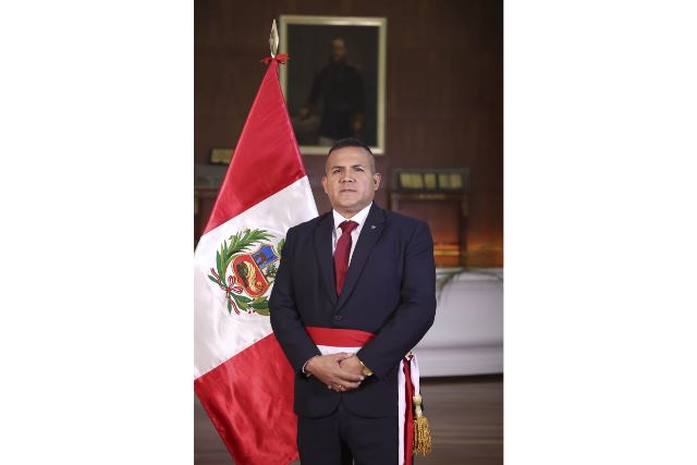 Javier Arce Alvarado jura como ministro de Desarrollo Agrario y Riego