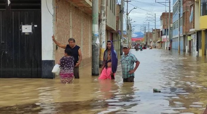 Perú: Lluvias, plata malgastada y humillación