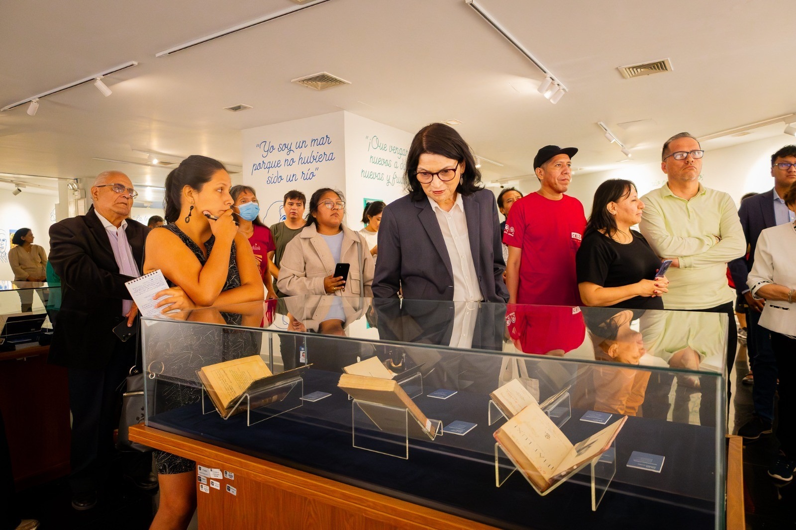 BNP inauguró exposición «Letras peruanas. Un recorrido por nuestro patrimonio»