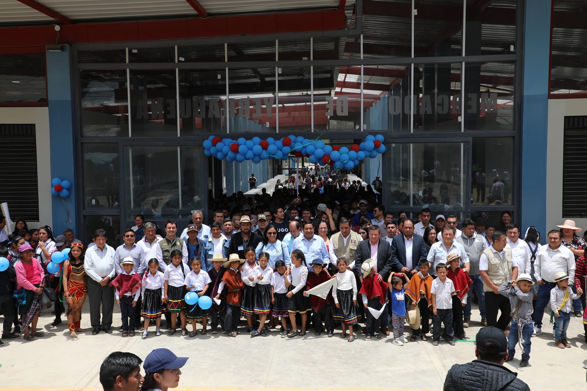Chachapoyas: Gobernador Gilmer Horna inauguró el mercado ferial más grande de la región Amazonas en Yerbabuena distrito de La Jalca