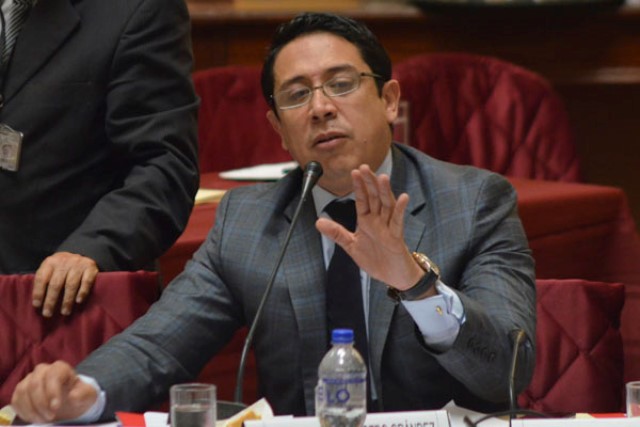 Miguel Castro: â€œNo irÃ­a al Mundial si aÃºn tengo trabajo en el Congresoâ€ 
