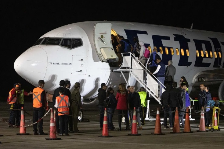 Â¡Mala fe! Maduro no recibe a 60 venezolanos expulsados de Chile