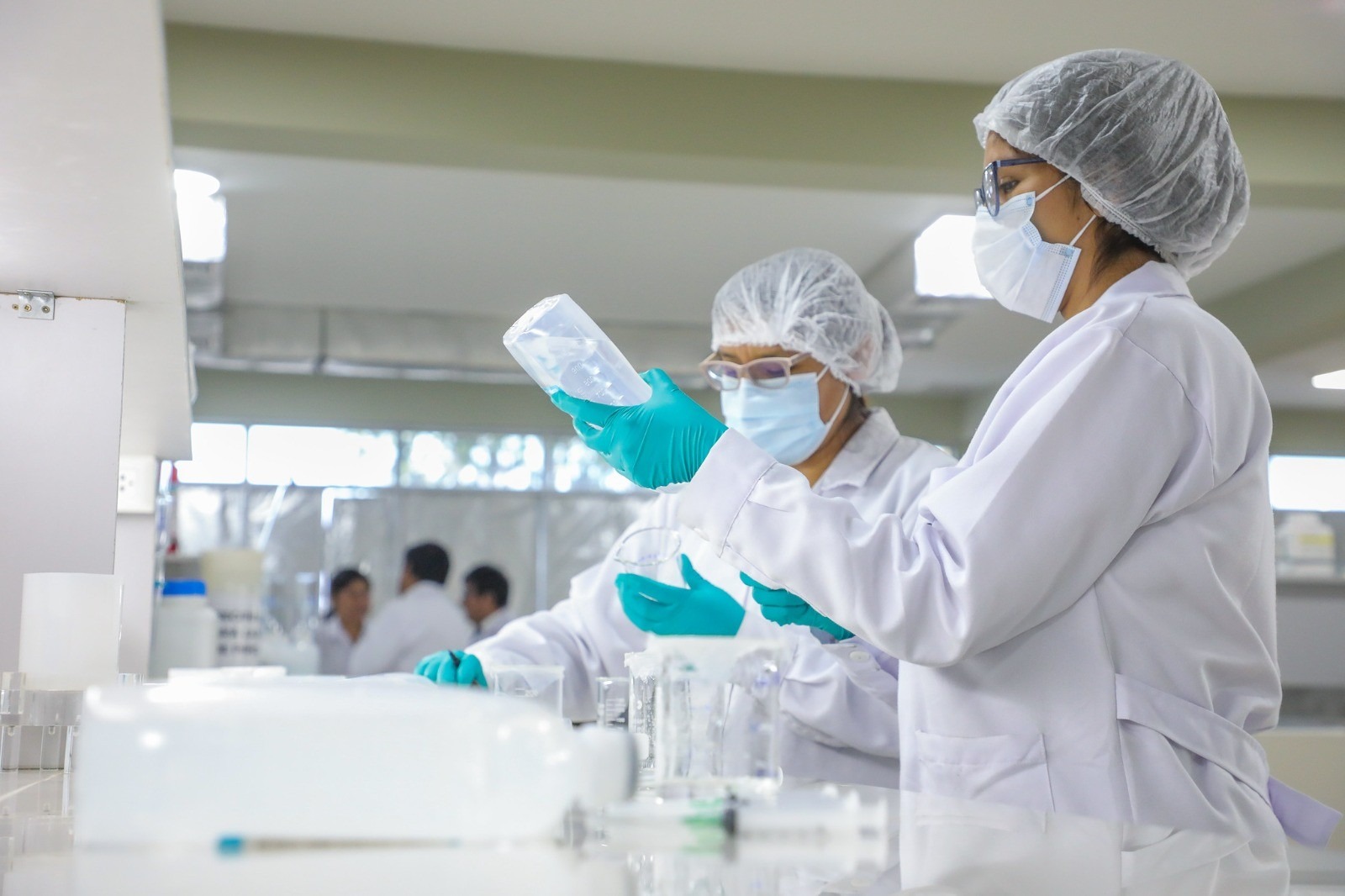 OMS evalúa la preparación del INS para ser referente en control de calidad farmacéutica en la región