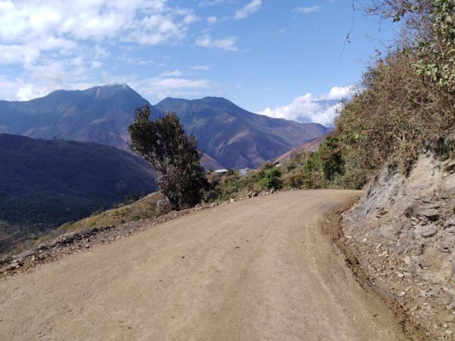 Gobernador regional inspecciona carretera Pueblo Nuevo-Duraznillo-Pizuquia