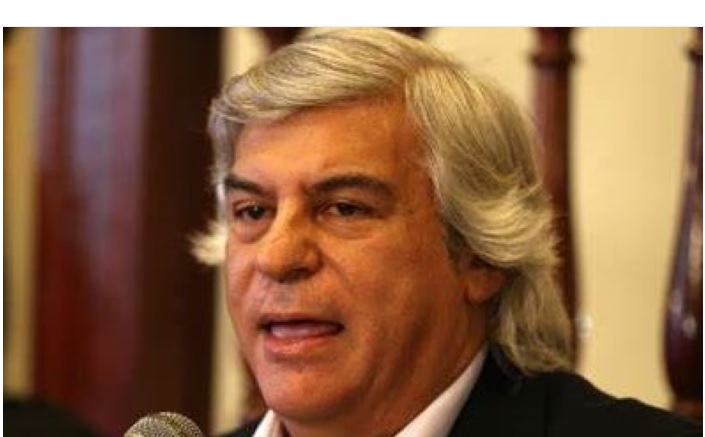 Fernando Olivera inscribe al Frente Esperanza en el JNE para las elecciones del 2021
