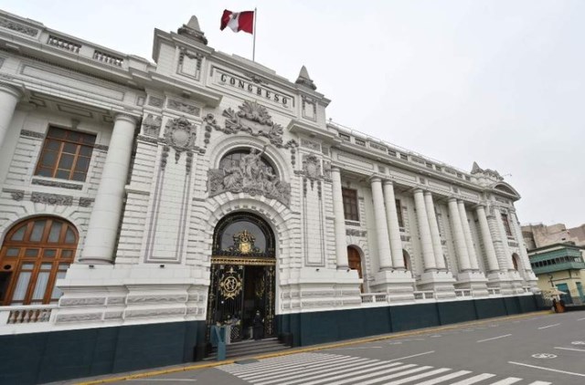 Hasta cinco partidos pasarían la valla electoral en los comicios de enero, según Ipsos-Perú
