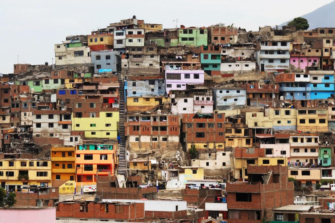 Seis de cada diez peruanos viven en pobreza o están en riesgo de caer en ella