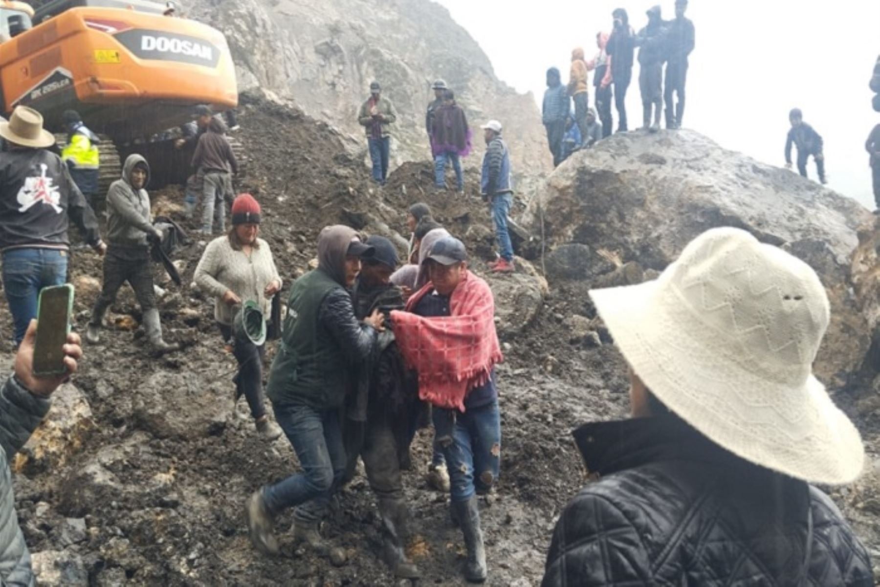 Sanos y salvos: más de 12 horas duró rescate de mineros en Quiruvilca, La Libertad