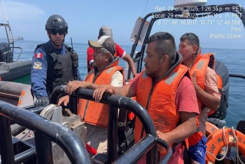 Sanos y salvos rescatan a nueve tripulantes de la embarcación pesquera «San Andrés» en Ilo