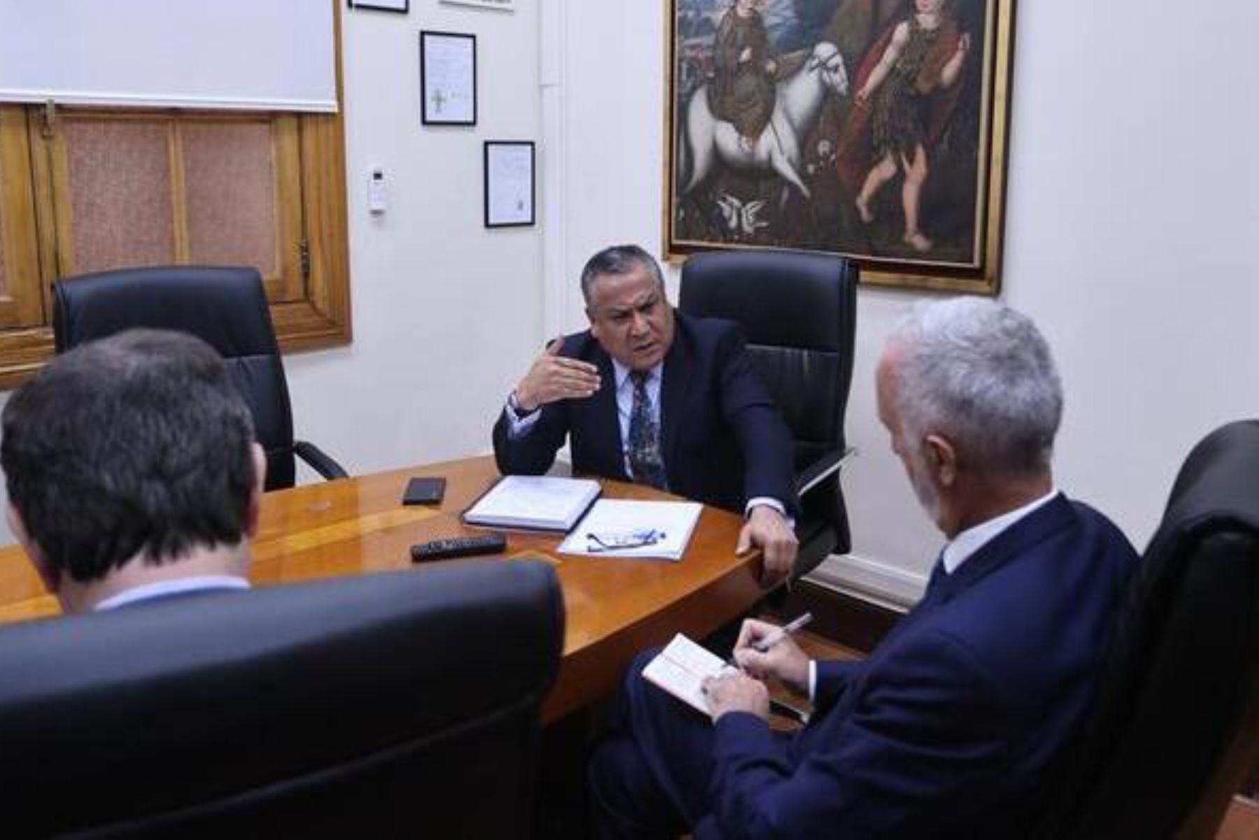 Adrianzén reafirma respeto irrestricto a la libertad de prensa por parte del Ejecutivo
