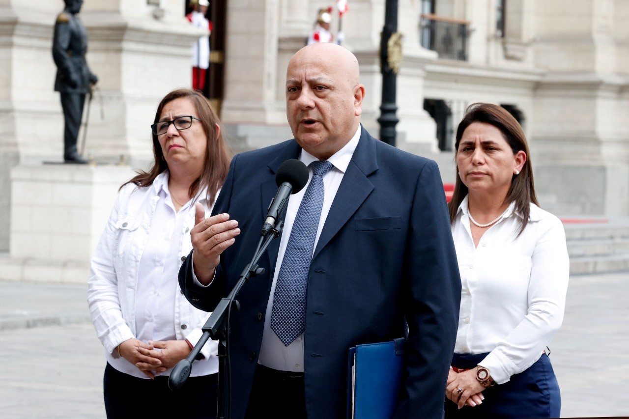 Ministro Alfonso AdrianzÃ©n exhorta que este jueves empresas prioricen trabajo remoto