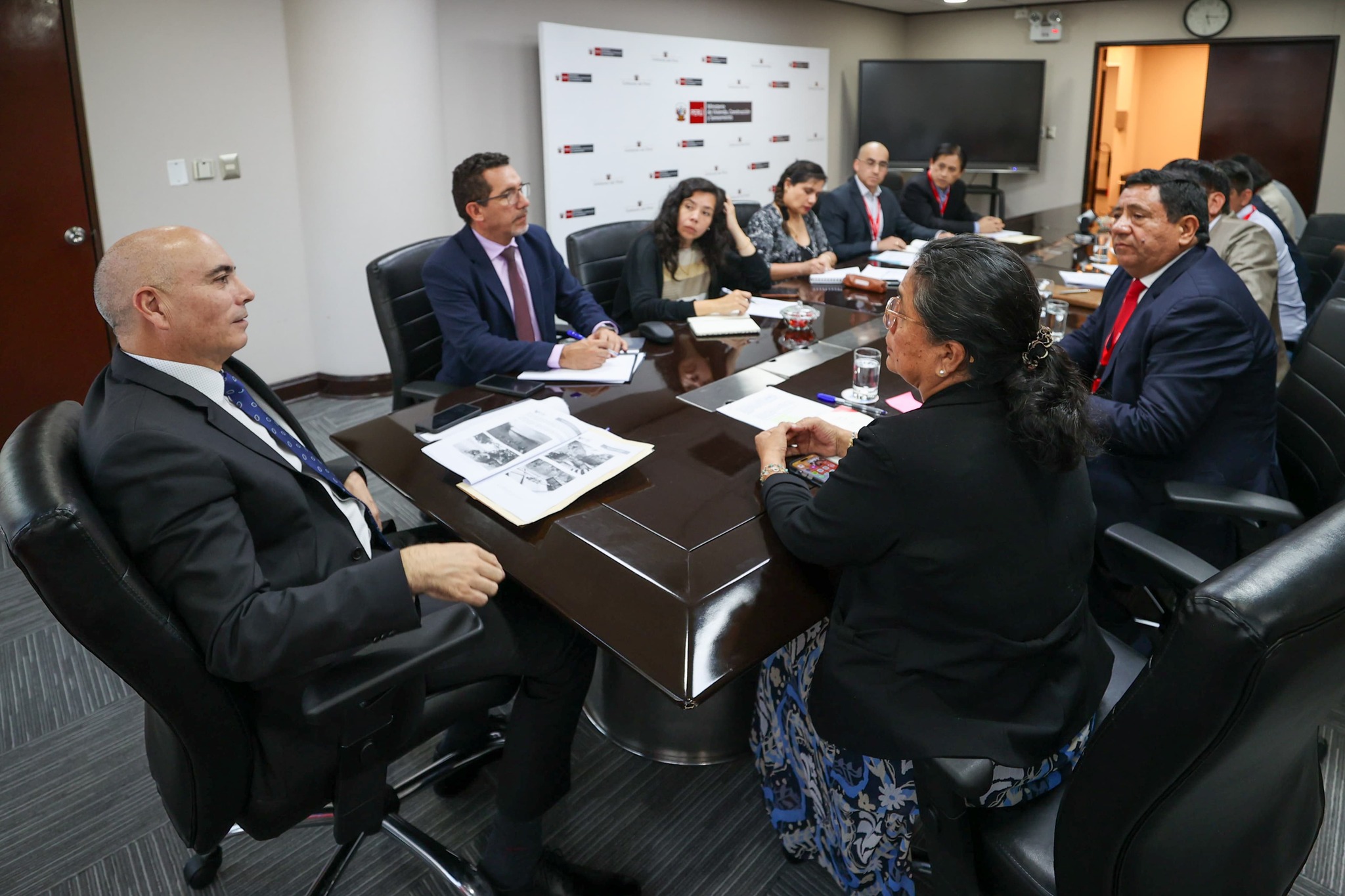 Gobernador de Amazonas y Ministro de Vivienda Acuerdan Soluciones Inmediatas para Crisis de Agua en Utcubamba 