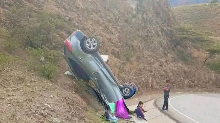 Familia Se Salva de Milagro Tras Despiste y Vuelco en la Carretera Chiclayo - Jaén  