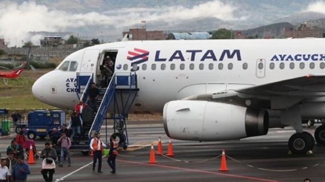 Latam Airlines canceló vuelos ante casos de COVID-19 en su personal