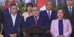 Boluarte acepta las renuncias de Adrianzén y de todos los ministros