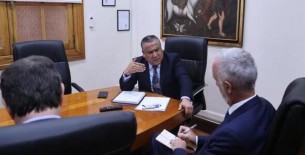 Adrianzén reafirma respeto irrestricto a la libertad de prensa por parte del Ejecutivo