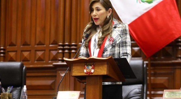 Presidenta del Congreso rechaza incitación a la violencia de Castillo y Torres