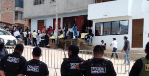 FREDIDU y ciudadanos de Utcubamba protestan en el frontis de la Expo Amazónica
